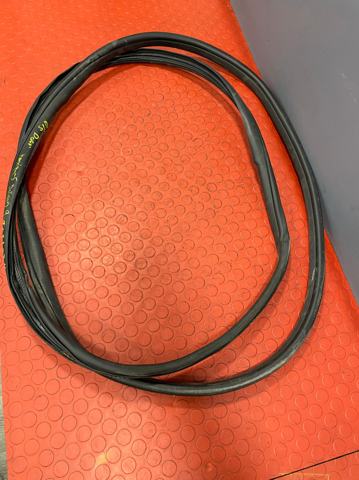 Saic Maxus Deliver 9 RUBBER DOOR SEAL Front Driver's Side 2021-2024 R/N SMD92021FRH