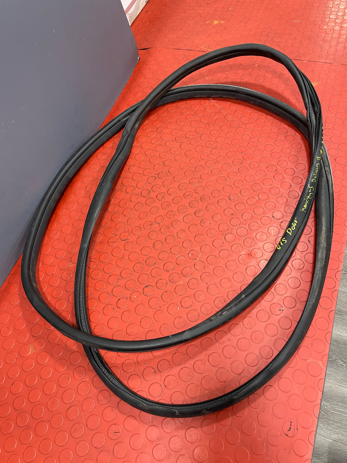 Saic Maxus Deliver 9 RUBBER DOOR SEAL Front Driver's Side 2021-2024 R/N SMD92021FRH