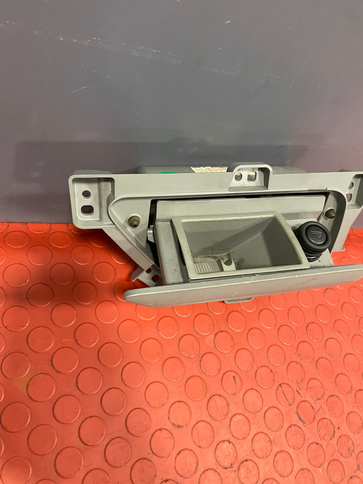 Saic Maxus Deliver 9 DASHBOARD PANEL CIGARETTE ASHTRAY 2021-2024 P/N SV63 / P00041