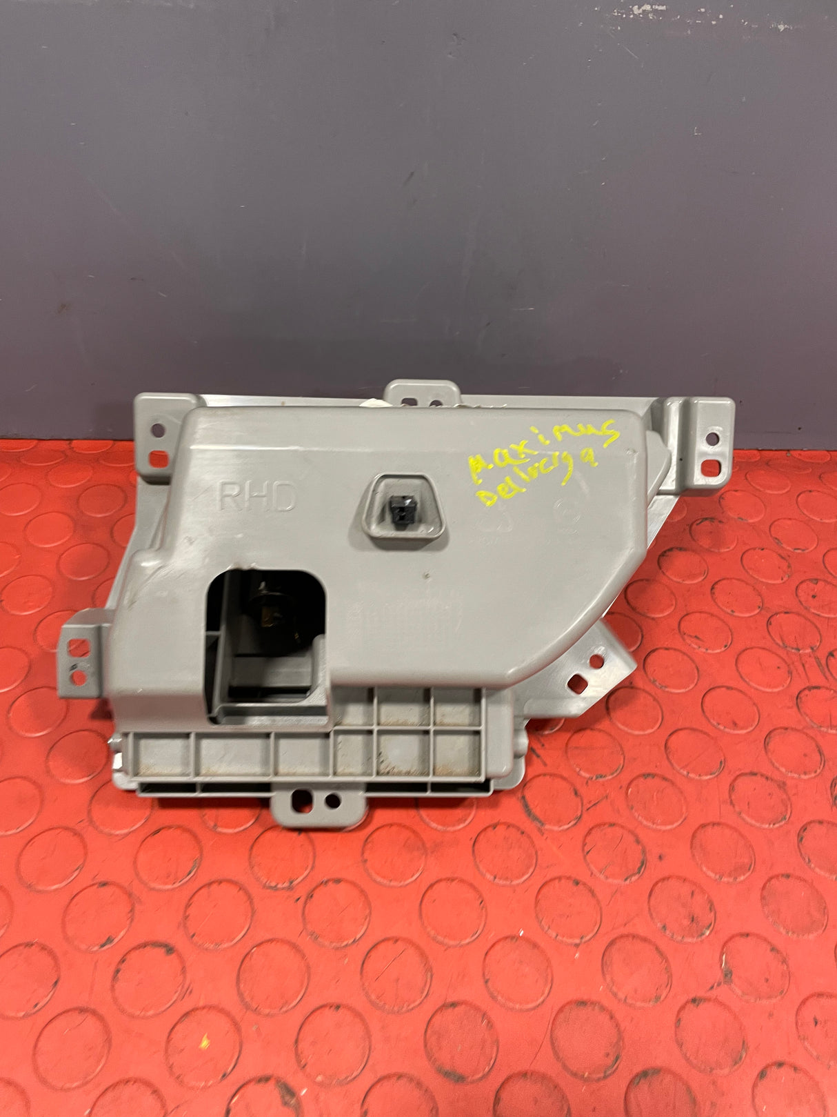 Saic Maxus Deliver 9 DASHBOARD PANEL CIGARETTE ASHTRAY 2021-2024 P/N SV63 / P00041