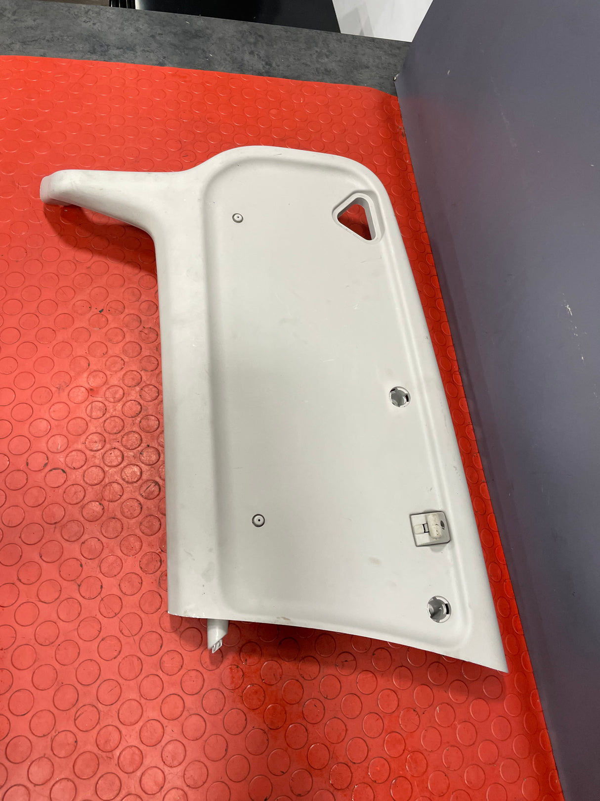 Saic Maxus Deliver 9 SUN VISOR HOUSING Driver's Side 2021-2024 P/N C00144870