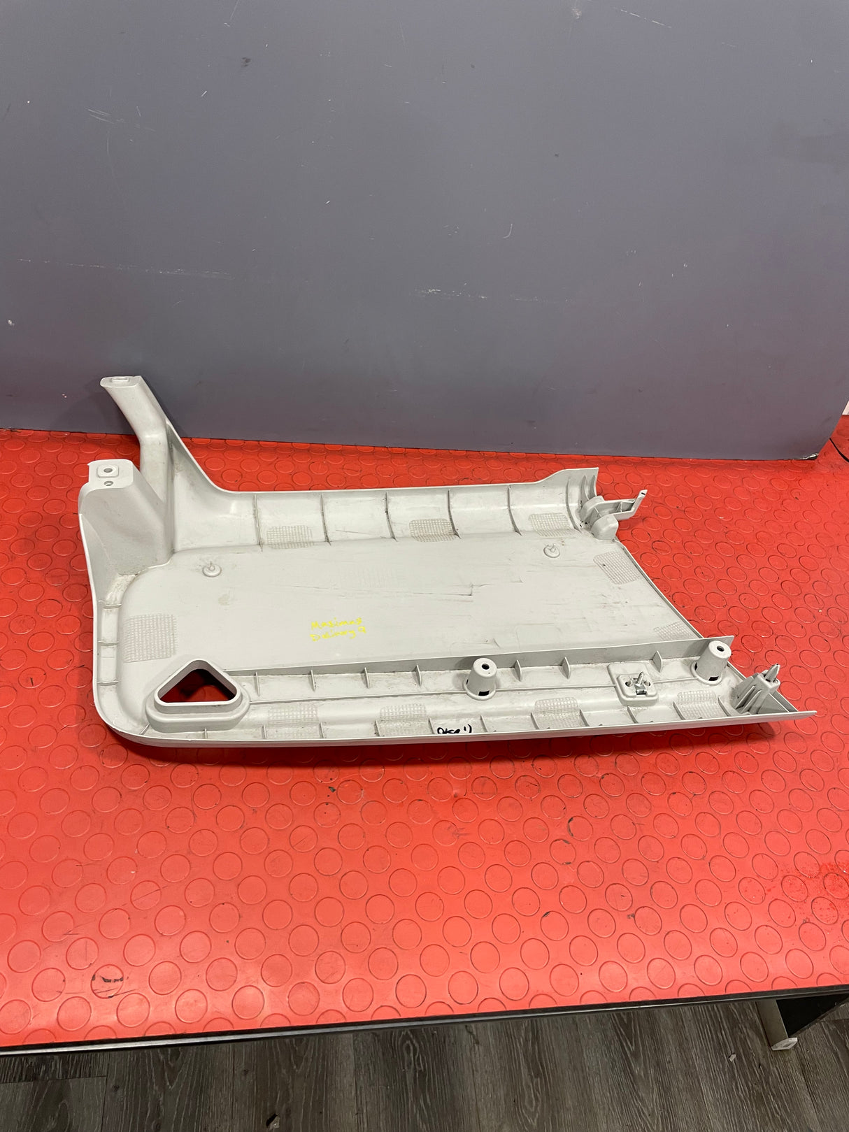 Saic Maxus Deliver 9 SUN VISOR HOUSING Driver's Side 2021-2024 P/N C00144870