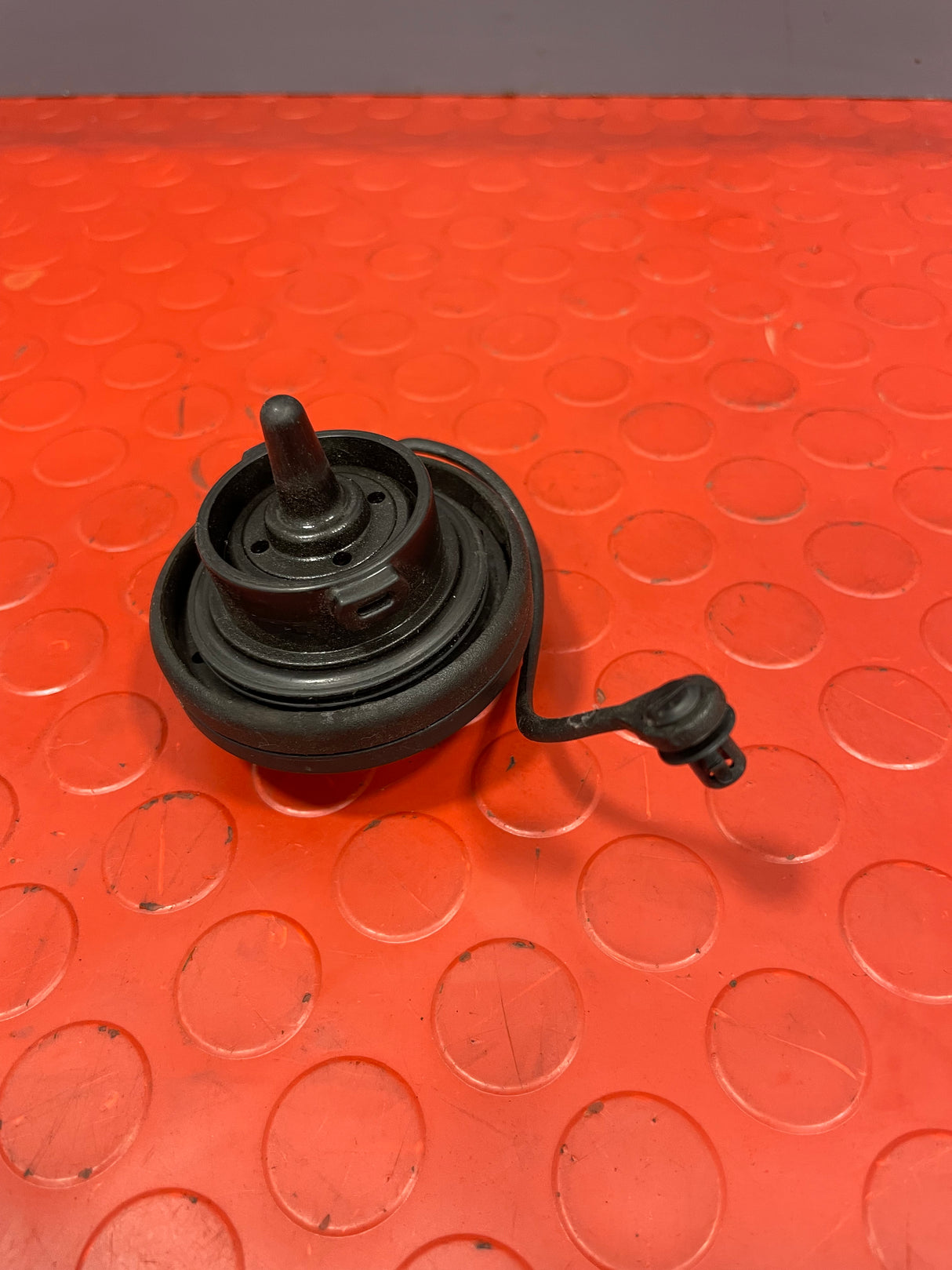 Volkswagen/Audi DIESEL FILLER CAP B6,B7,1.6,1.9,2.0P/N 3C0201553K