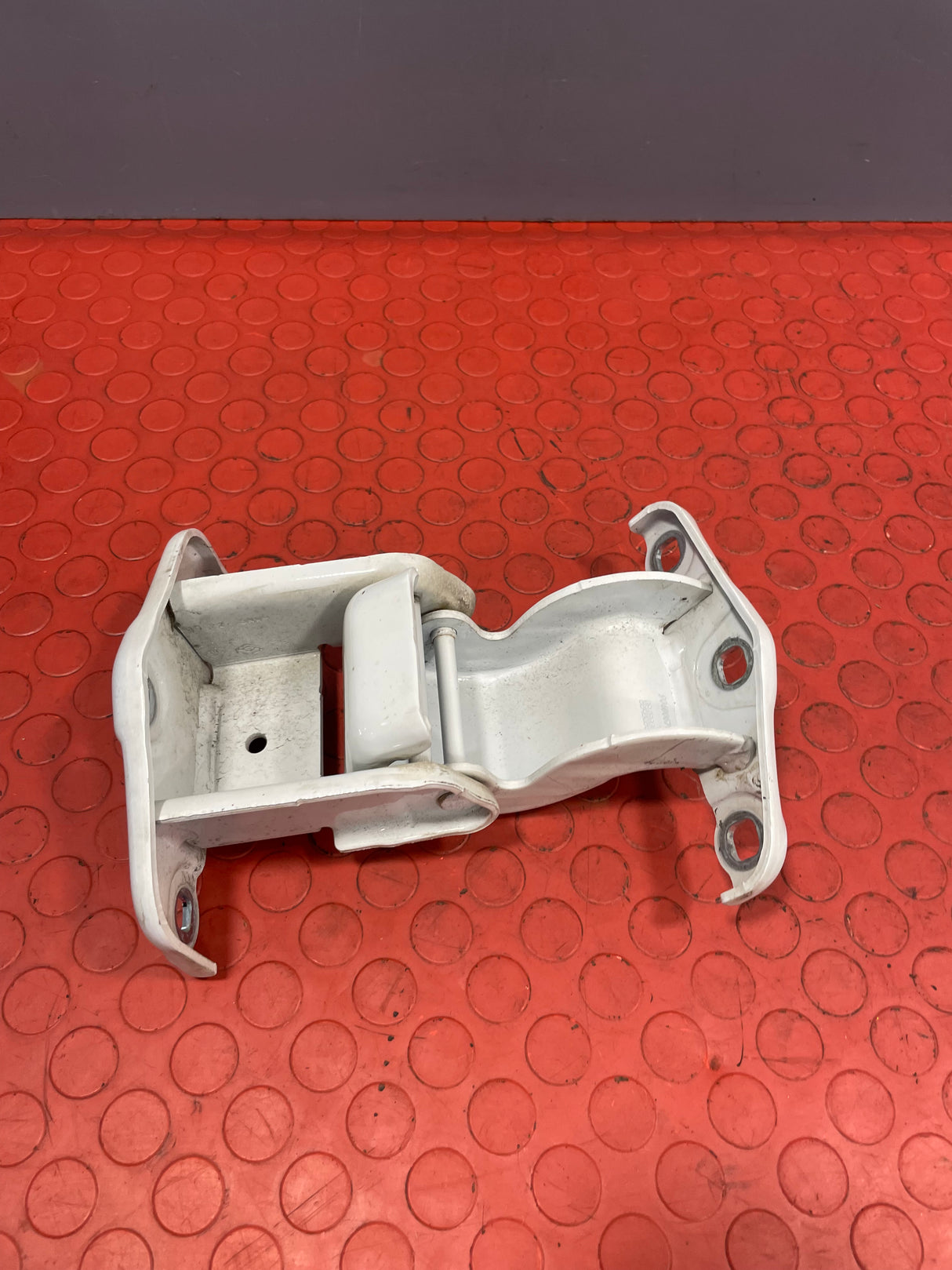 Renault Trafic/Vauxhall Vivaro REAR DOOR UPPER HINGE (White) 2014-2019 P/N 904006707R - 1