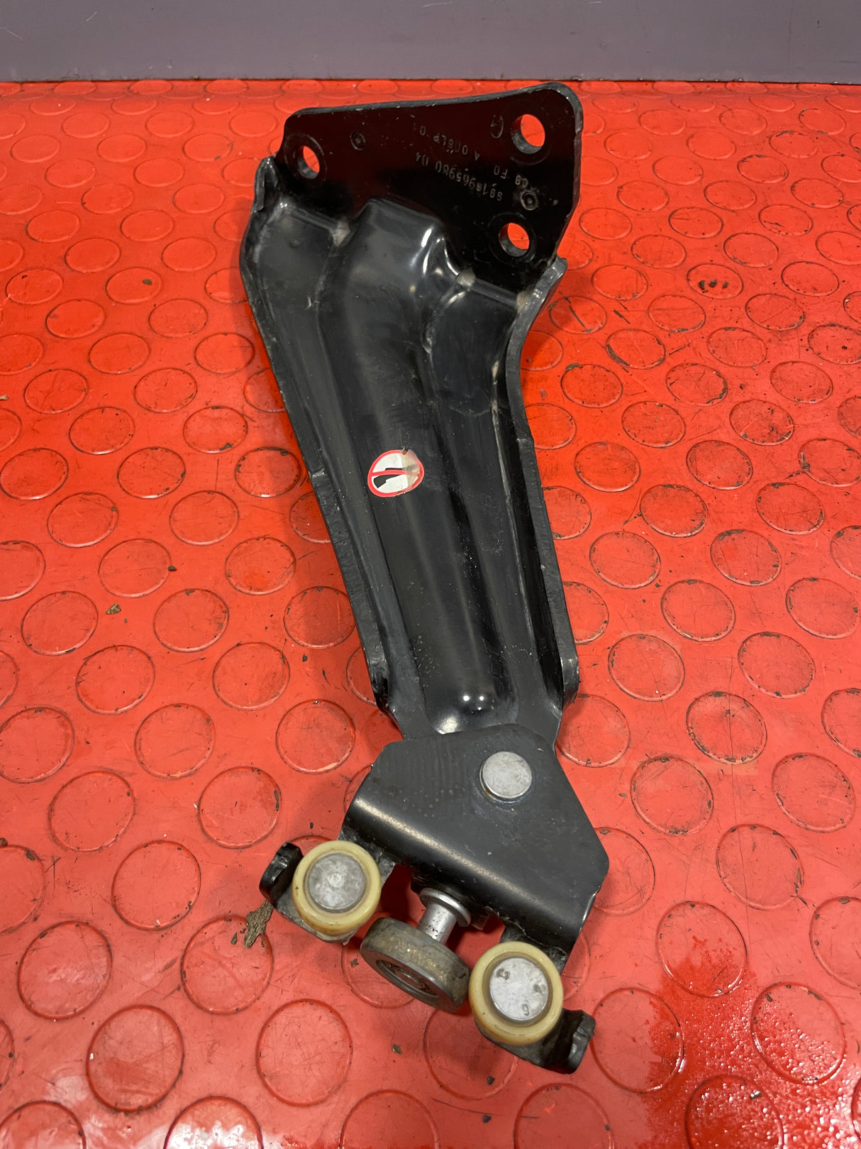 Citroen Berlingo/Peugeot Partner/Vauxhall Combo/Toyota Proace City SLIDING DOOR RUNNER HINGE Passenger's Side P/N 9816965980
