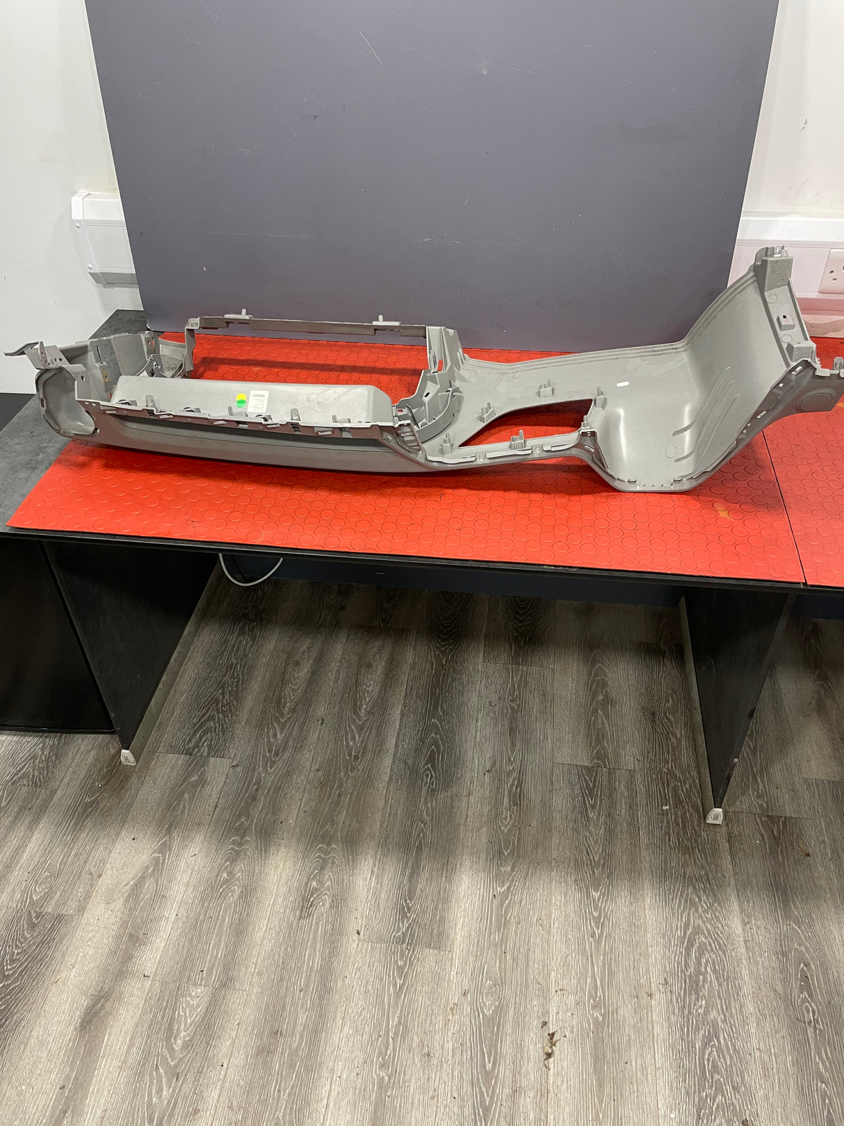 Saic Maxus Deliver 9 FRONT DASHBOARD PANEL,GLOVE BOX HOUSING 2021-2024 P/N 1860982 / 1860988 / 1860985